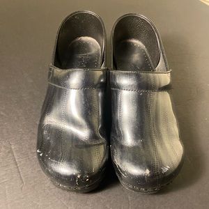 Dansko women’s size 41 clogs
